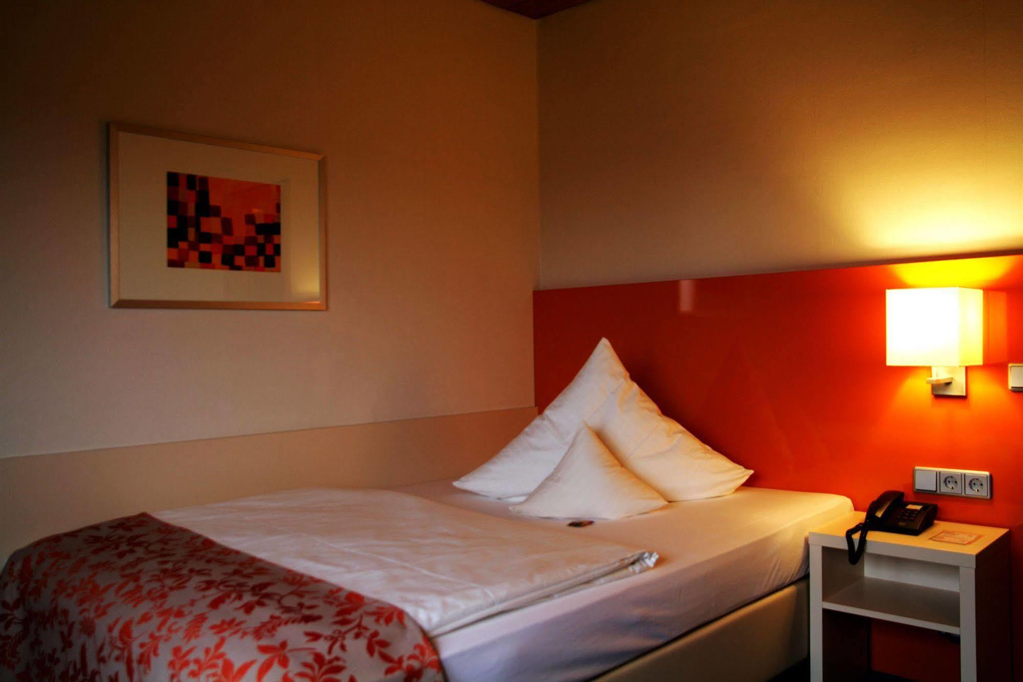 Stadt-Gut-Hotel Filderhotel Ostfildern Ngoại thất bức ảnh