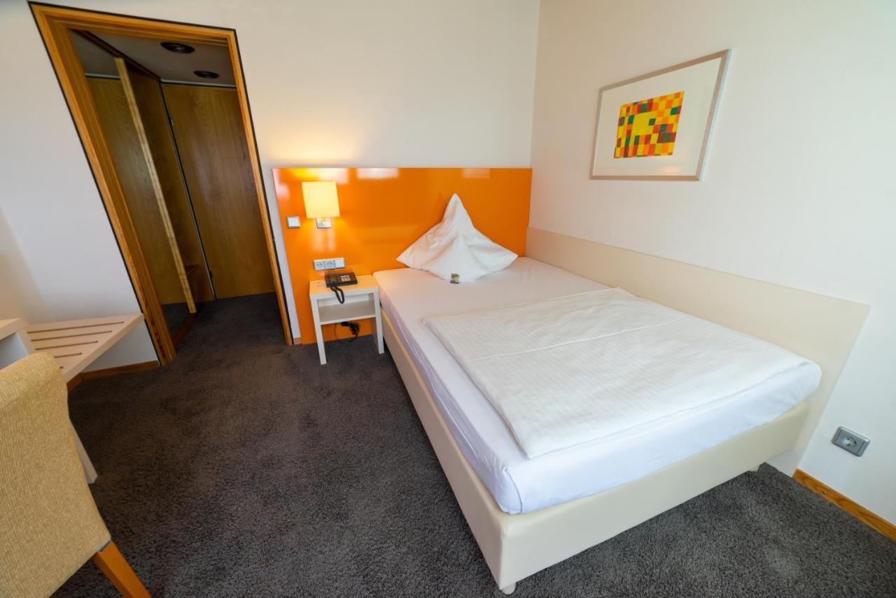 Stadt-Gut-Hotel Filderhotel Ostfildern Ngoại thất bức ảnh